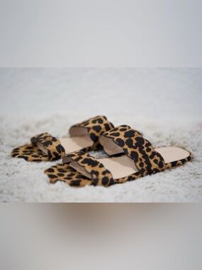 Stuart Weitzman Leopard Scallop Slide Sandals in Tan and Black